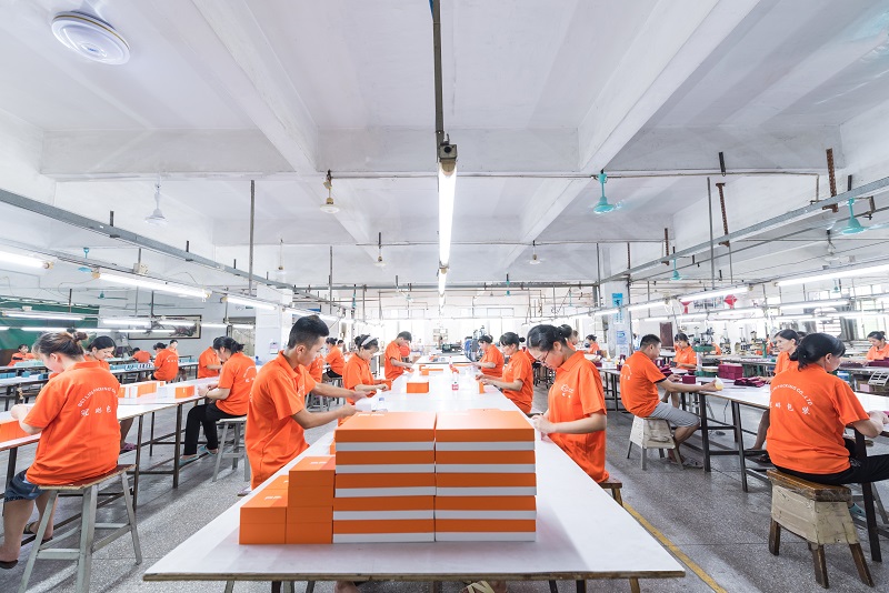 冠琳包装盒厂家的生产过程是怎么样的？