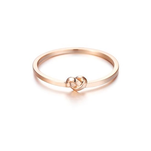 珠宝戒指——女人向往的浪漫