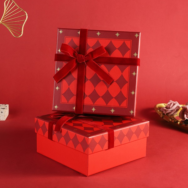 perfume packaging boxes.jpg