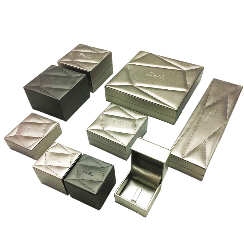 1772525382965158.jpg 皮质珠宝盒.jpg