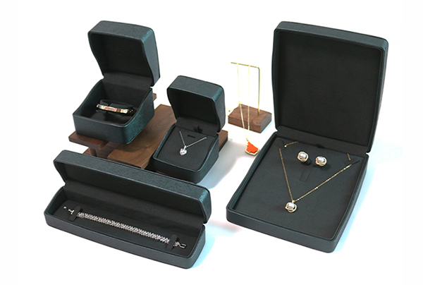 1784606088530054.jpg Black Luxury Leather Jewelry Box.jpg